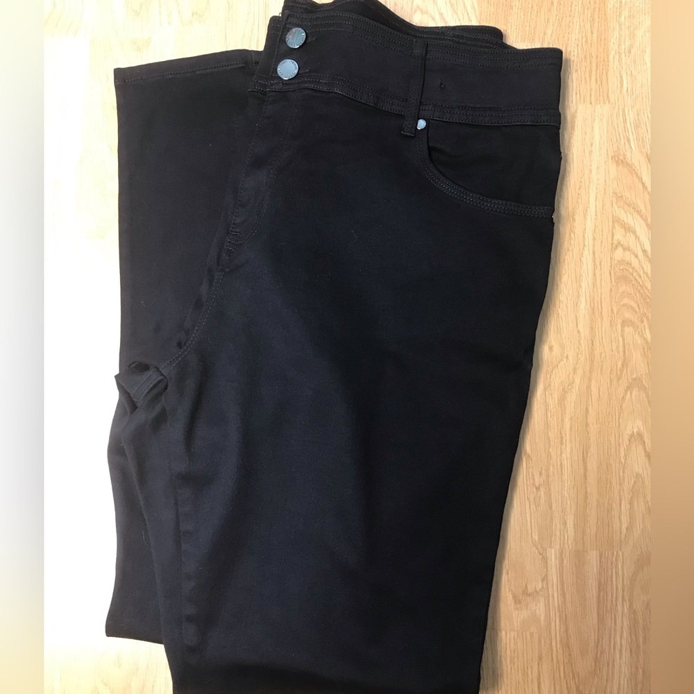 Chic Denim “Harley” High Rise Skinny Jeans – Black – Size 22R